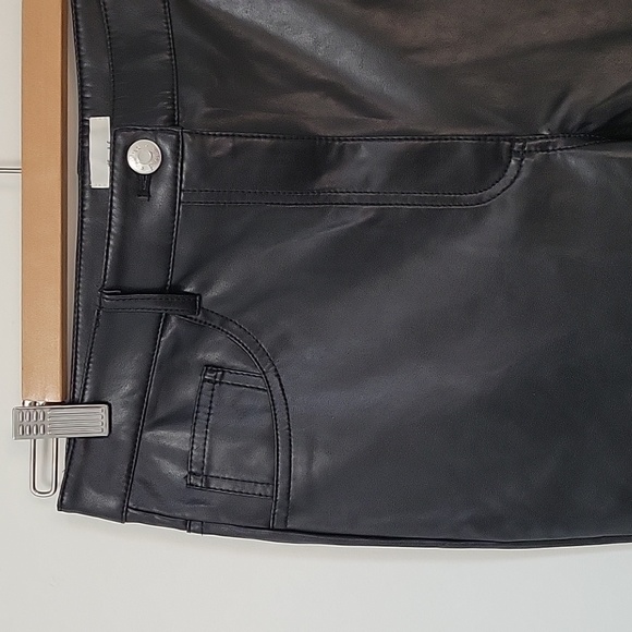 Aritzia | Wilfred High Rise Vegan Leather Slim Pant | Size 10 - Picture 5 of 6